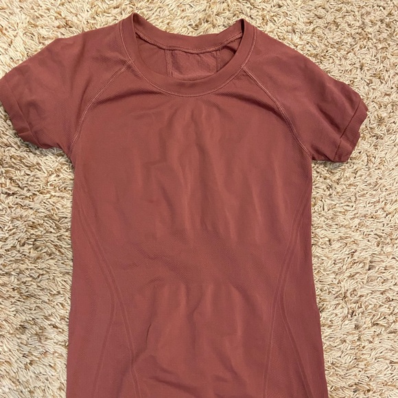 Athleta Momentum Tee XS - Picture 1 of 3